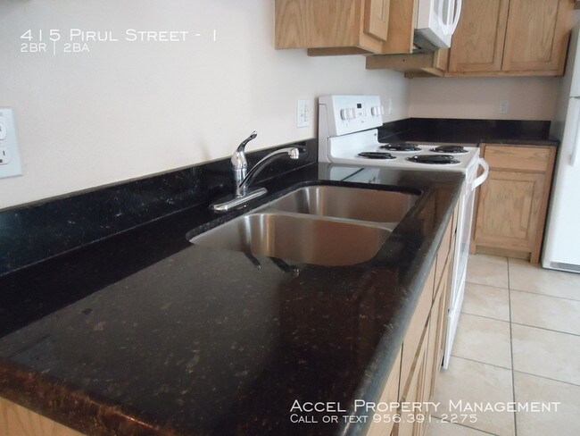 Building Photo - $250 off 1st month's Rent Move-in special