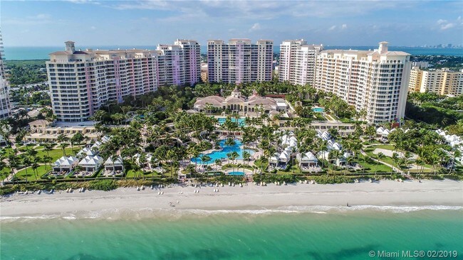 Foto del edificio - 705 Crandon Blvd