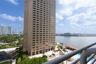 Building Photo - 335 S Biscayne Blvd