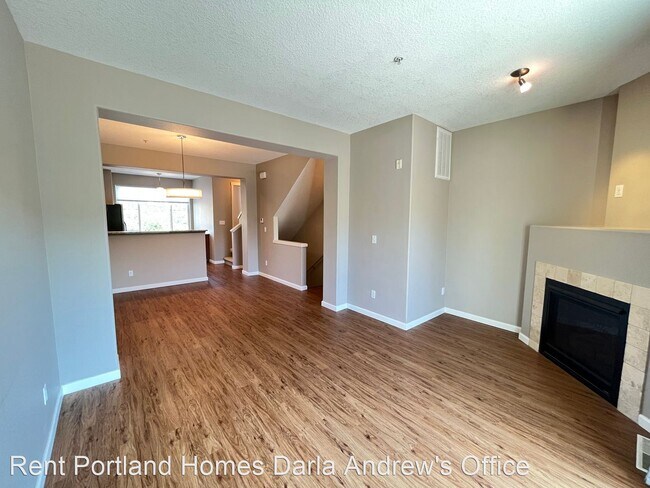 Building Photo - 2 br, 2.5 bath House - 324 NE EDGEWAY DR #...