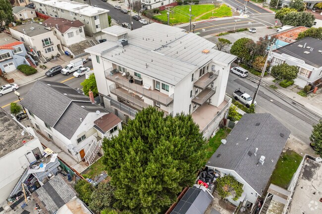 Alternate Exterior - 840 Linden Ave
