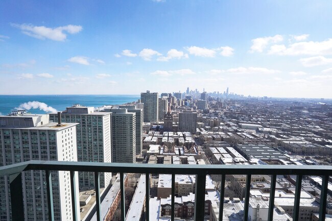 Foto del edificio - 3660 N Lake Shore Dr