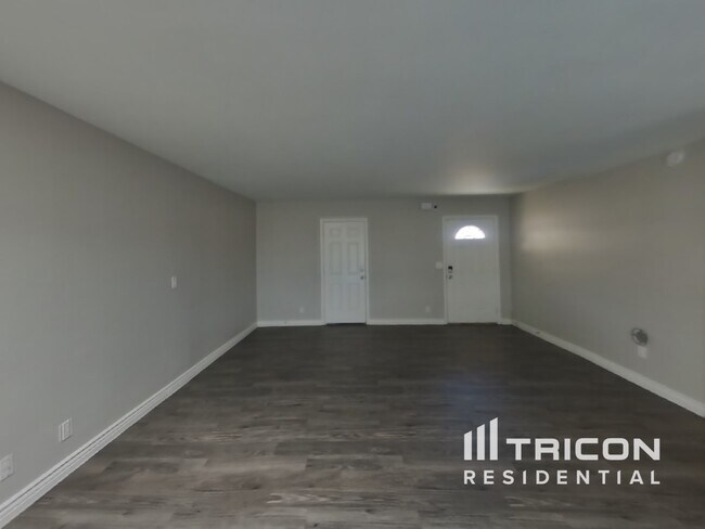 Foto del edificio - 3208 W Surrey Ave