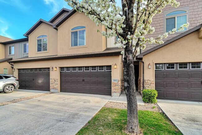 Foto del edificio - Beautiful Orem Townhome