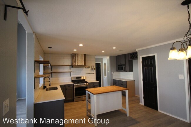 Building Photo - 4 br, 2.5 bath House - 1300 Ty Cobb Pl