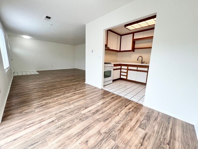 Foto del edificio - 10632 Oak St