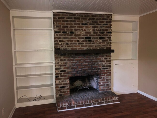 Foto del edificio - 2BD/1B Duplex off Baytree Road