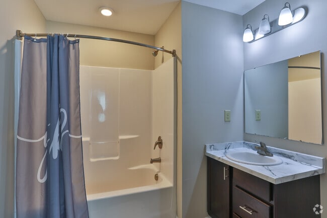 3BR, 3BA - Townhouse - Pulaski Square Townhomes