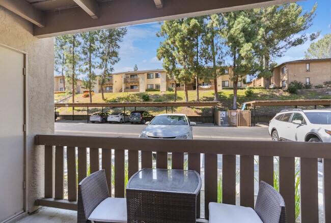 Foto del edificio - 10240 Black Mountain Rd