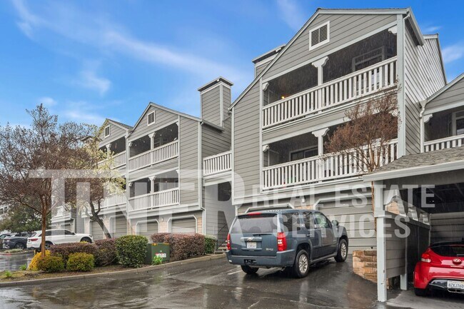 Building Photo - Unique 2 -Story 2 Bedroom Condo! with New ...