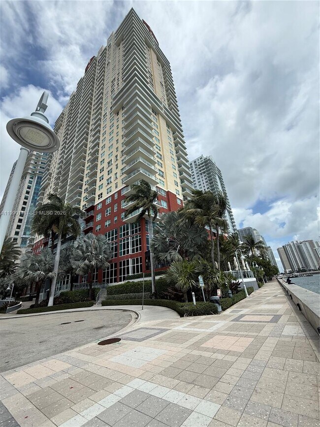 Foto del edificio - 1155 Brickell Bay Dr
