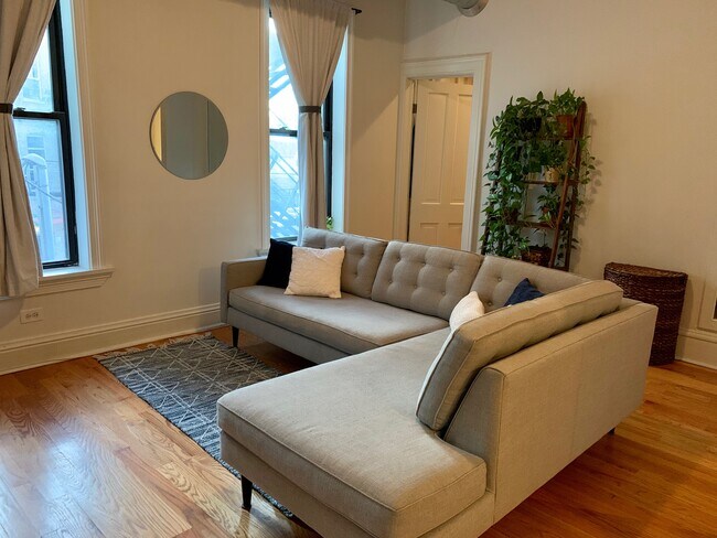 Foto del edificio - 1844 S Blue Island Ave