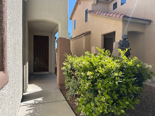 Foto del edificio - 4 BED 3 BATH HOME W/BONUS ROOM IN GATED COMMUNITY