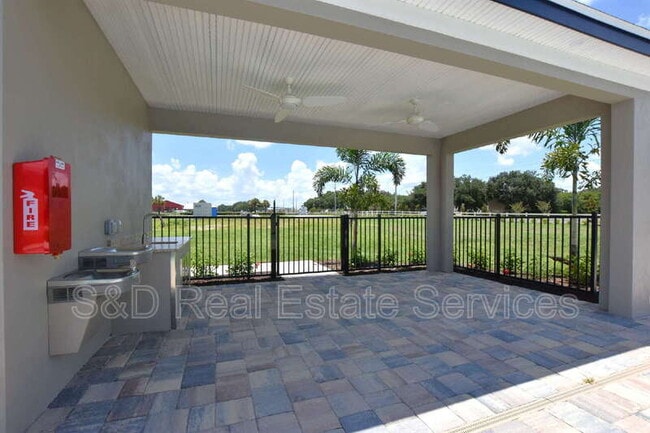 Foto del edificio - 4130 Collegiate Blvd