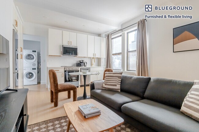 Foto del edificio - 244 W 72nd St