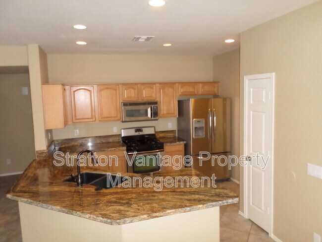 Foto del edificio - 859 W Kroll Ave