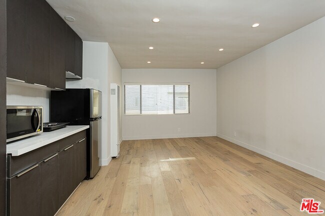 Foto del edificio - 11680 W Ohio Ave