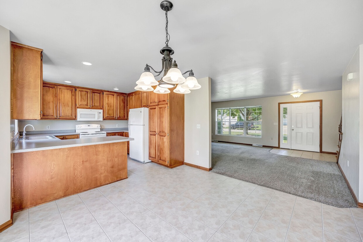 Primary Photo - 156 Cavil Way