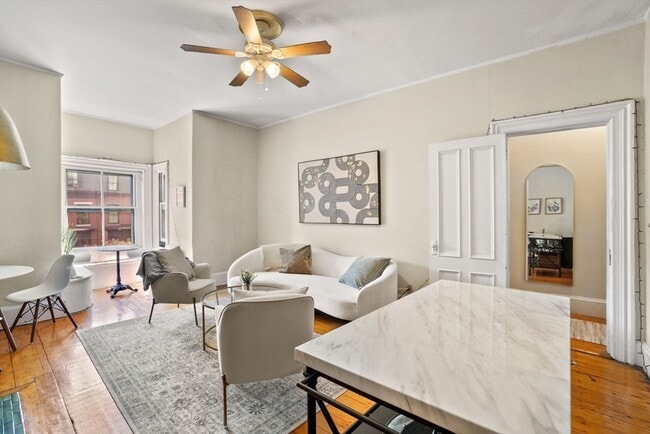 Building Photo - 296 Marlborough St