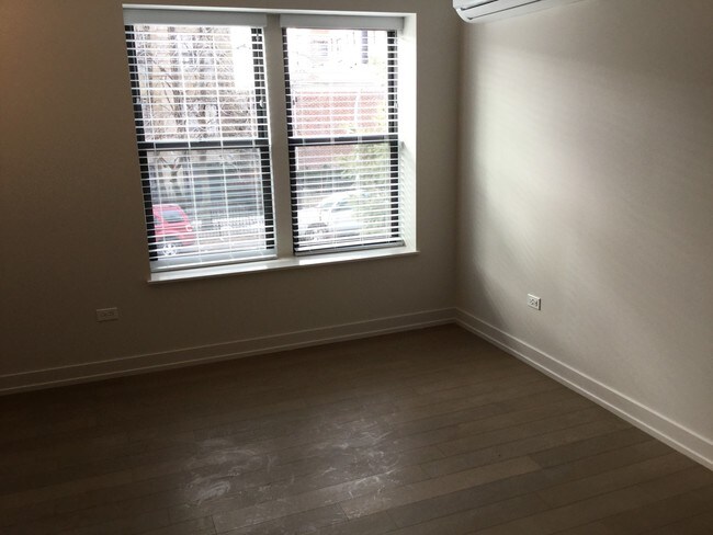 Foto del edificio - 6019 N Winthrop Ave