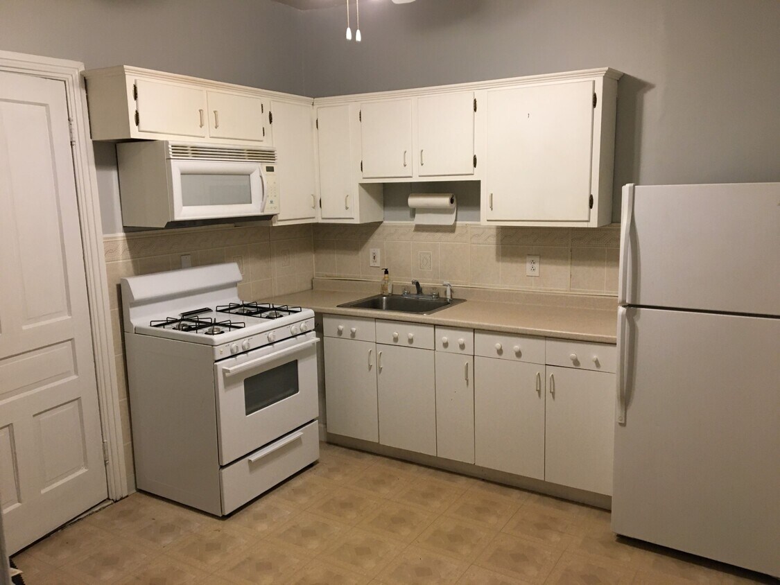 Primary Photo - 317 E Broad St