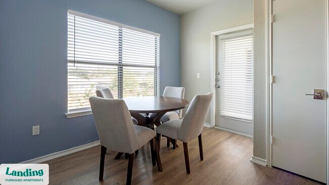 Foto del edificio - 7027 Farm-To-Market Rd 78