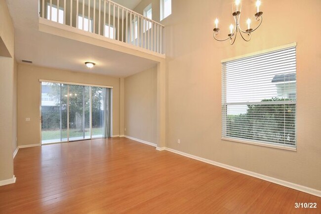 Foto del edificio - Spacious 3/3.5 Corner Unit Townhome with a...