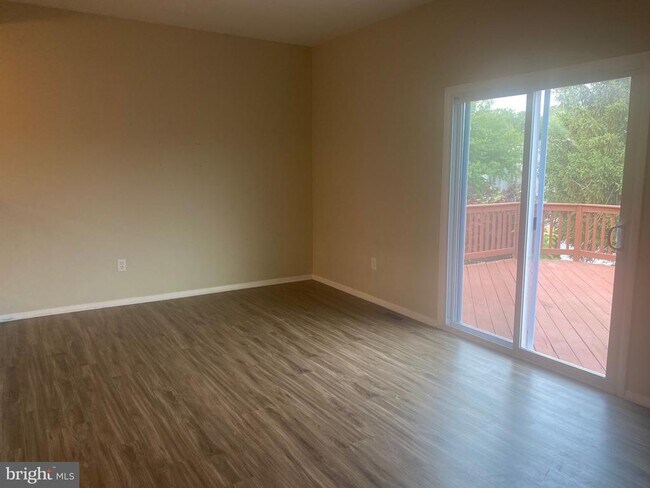 Foto del edificio - 4308 Sycamore Dr