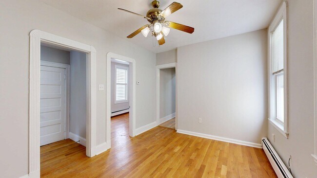 Building Photo - 205 Chelsea St