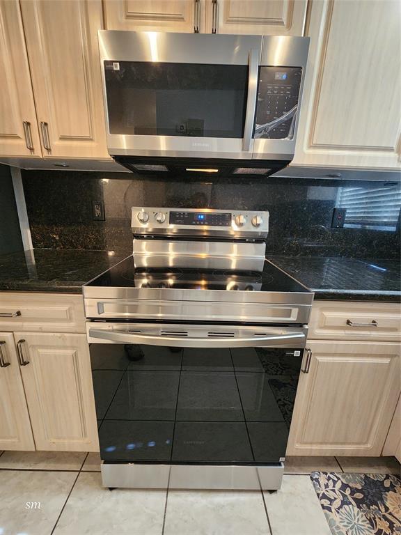 Building Photo - 119 Hidden Court Rd