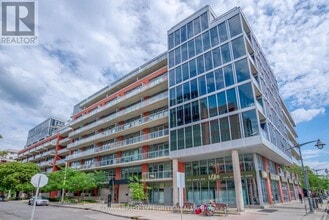 Building Photo - 360-360 McLeod St