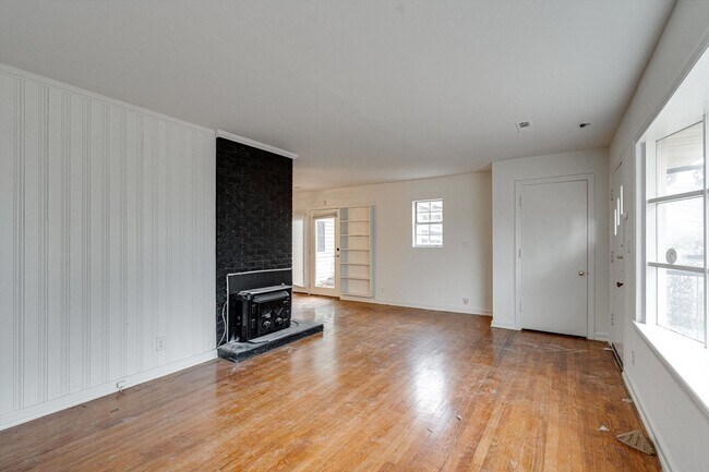 Foto del edificio - 4/ 2 Home for Rent