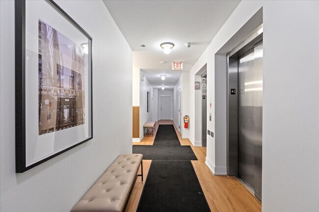 Foto del edificio - 2217 W Madison St