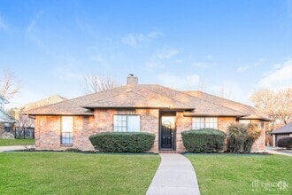 Building Photo - 1026 Chasemore Dr