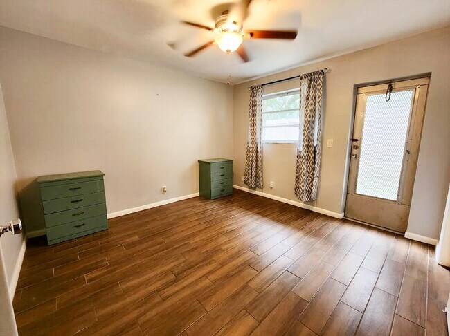 Foto del edificio - 1610 Shirley Ct