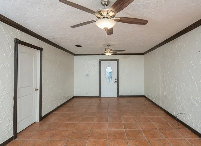 Living Space - 3226 North St