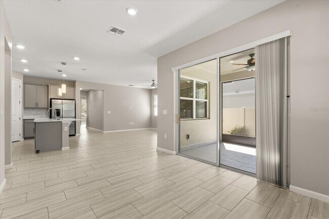 Building Photo - 4028 Southern Vis Lp