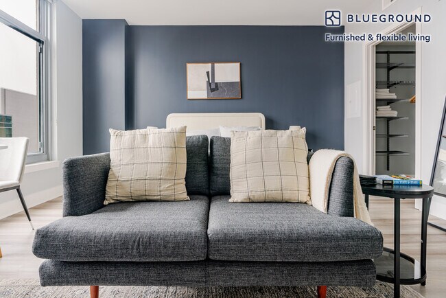 Foto del edificio - 4850 Rugby Ave