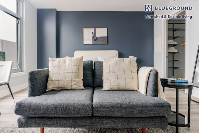 Building Photo - 4850 Rugby Ave