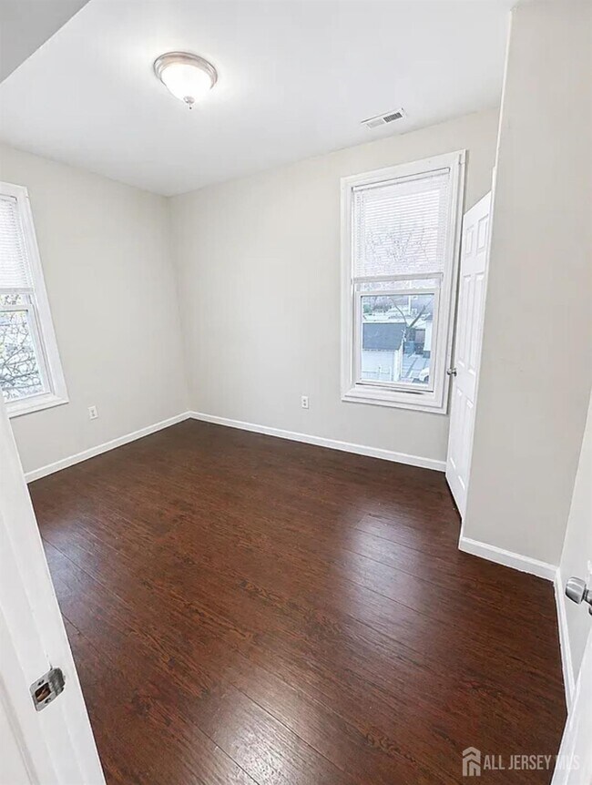 Foto del edificio - 296 N Clinton St