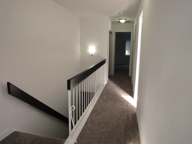 Foto del edificio - 3153 Hawthorne Dr NE
