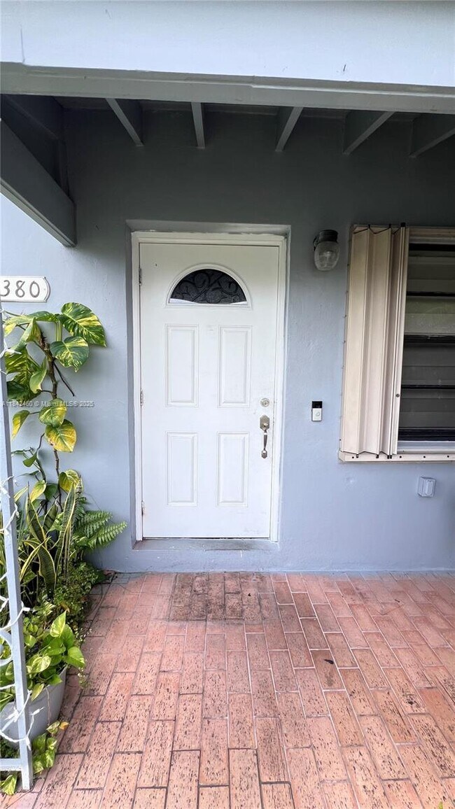 Foto del edificio - 7380 SW 36th St