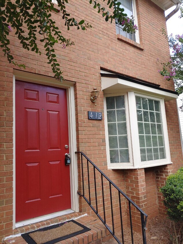 412 High Creek Ter, Roswell, GA 30076 Townhome Rentals in Roswell GA