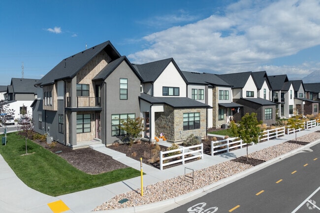Building Photo - Snow Springs Towns
