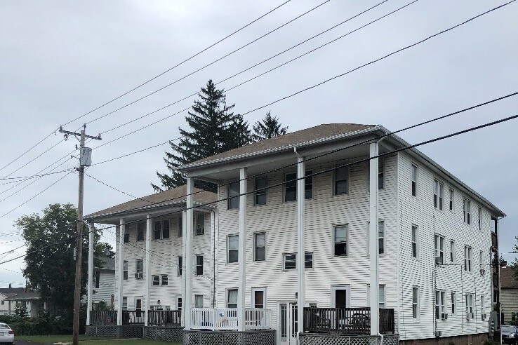 Foto principal - 573 Chicopee St