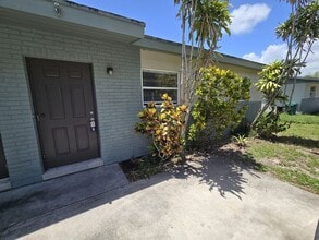 Building Photo - 4003 Ave I