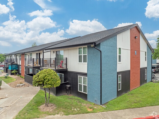 Foto del edificio - AUBRY HILLS APARTMENTS