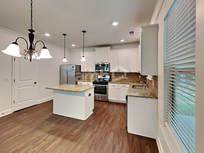 Foto del edificio - 44 Brookhill Ct