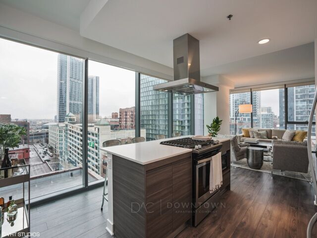 Primary Photo - 431 N Wells St