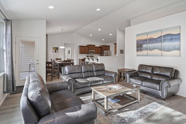 Building Photo - 17255 Avocet Dr